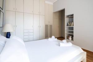 All time Classic: Pianists 5th FL Apt @ Acropolis