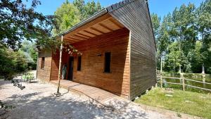 Chalets Chalet avec terrasse sur pilotis vue sur l'etang : Chalet Supérieur