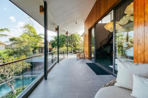 Villa Kimaya - 5-bed Berawa Luxury Villa with complimentary pool fence