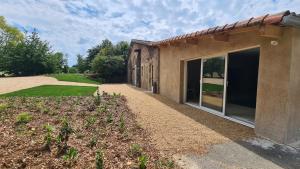 Maisons de vacances Gite Le Puy Martineau piscine privee interieure chauffee a 10 min du Puy du Fo : photos des chambres