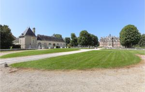 Appartements Beautiful apartment in Ocquerre with Outdoor swimming pool, WiFi and 1 Bedrooms : photos des chambres