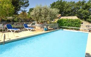 Maisons de vacances Awesome Home In Sablet With Outdoor Swimming Pool, Wifi And 1 Bedrooms : photos des chambres