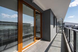 Wola Kasprzaka Luxury Apartment by BookingHost