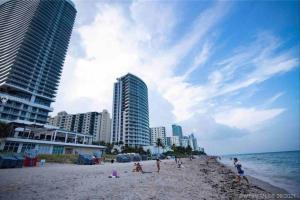 Ocean Breeze & City Style, Miami Beach Luxury Stay -A