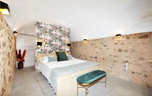 Gorgeous Home In Fourques With Wifi