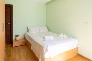 Central flat with Monster living room