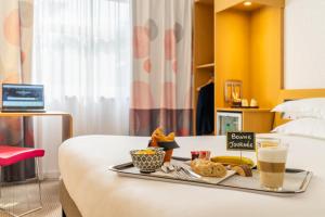 Hotels B&B HOTEL Lyon Nord 4 etoiles : Chambre Double - Accessible aux Personnes à Mobilité Réduite