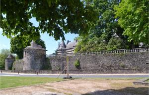 Maisons de vacances Beautiful Home In Arnac-pompadour With Outdoor Swimming Pool, Wifi And 6 Bedrooms : photos des chambres