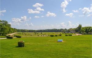 Maisons de vacances Beautiful Home In Arnac-pompadour With Outdoor Swimming Pool, Wifi And 6 Bedrooms : photos des chambres