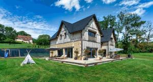 Maisons de vacances Sublime Villa avec piscine interieure chauffee : photos des chambres