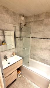 Sejours chez l'habitant Chambre spacieuse a Sartrouville : photos des chambres