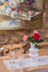 Eftichias Nomad stone house