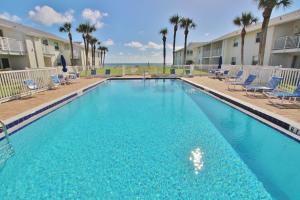 Colony Beach Club 116