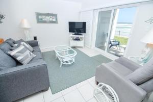 Colony Beach Club 126