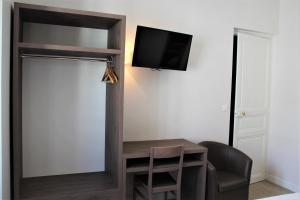 Hotels Royal Hotel Angers : photos des chambres