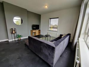 k50159 Spacious and modern apartment near the city center, free parking