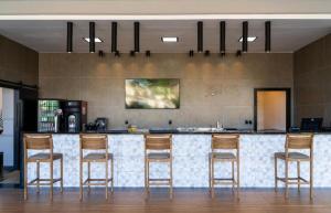 HOTEL SOLAR PEDRA DA ILHA - Ao lado do Beto Carrero World