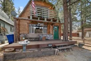 Bear Trap Cabin - Nice cabin in a quiet area with hot tub! - Doble