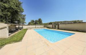 Appartements Beautiful apartment in Ocquerre with Outdoor swimming pool, WiFi and 1 Bedrooms : photos des chambres