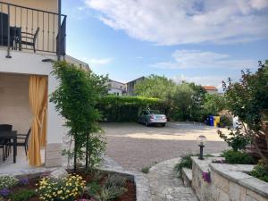 APARTMAN IVONA U PRIZEMLJU