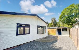 Stunning Stacaravan In Putten