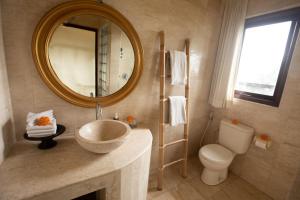 Nhà 3 Phòng Ngủ (Three-Bedroom House)