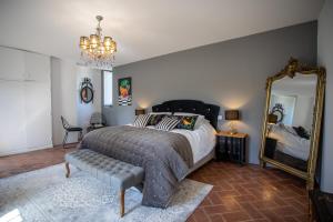 B&B / Chambres d'hotes Chateau Saint-Pierre de Mejans : photos des chambres