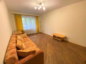 Просторі апартаменти поруч з метро Лівобережна