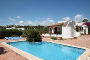 Three-Bedroom House room in El Barraco - sea view villa with private pool in Moraira