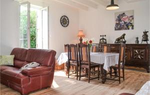 Maisons de vacances Amazing Home In Razac-de-saussignac With Kitchen : photos des chambres