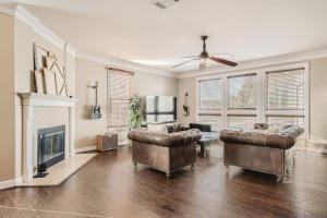 Warm Suburban 3BR Townhome near DT