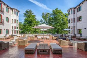 Guest room, 2 Queen room in Four Points by Sheraton Santa Cruz Scotts Valley