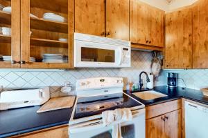 Bay Point Hillside 16B