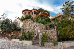 Casa Flamingo Cabo Luxurious Home, Spacious Rooms in El Pedregal Gated Community