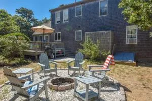 Lovely Home Close to Bike Bath and Beach - First Encounter Beach