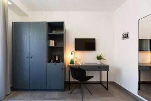 The Valley Room 8 condo with parking on premises