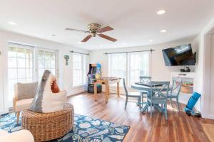 Game Room Rooftop Deck Fire Pit!