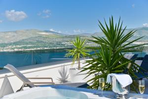 Luxury Villa Sun Stone heated pool & whirlpool