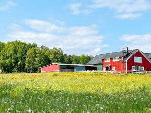 8 person holiday home in BRÅLANDA-By Traum