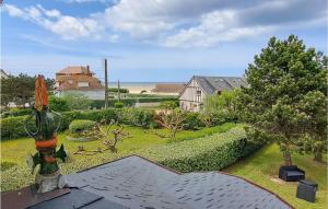 Maisons de vacances Awesome Home In Benerville-sur-mer With Wifi And 4 Bedrooms : photos des chambres