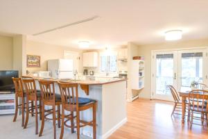 15 min Walk to Nauset Beach