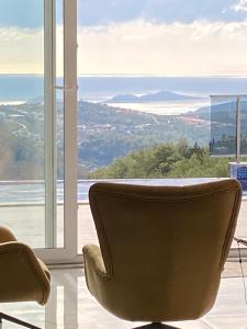 LA VILLA CELINE- XLarge villa complete privacy in nature, pool with wonderful view