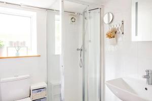 Garden flat on leafy Cator Estate in Blackheath