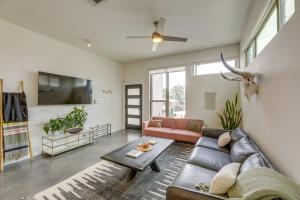 Modern Austin Townhome with Covered Patio, Balcony!