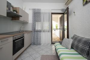 Apartments by the sea Vir - 20712