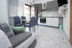 Apartments by the sea Vir - 20712