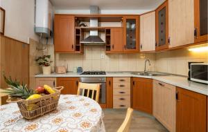 4 Bedroom Awesome Home In Krnica