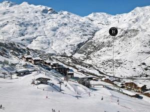 Chalet familial 12 pers avec jacuzzi et ski-inski-out - FR-1-613B-40