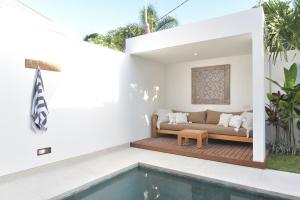 Villa Cruz close to Finns Beach club