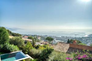 Villas 3 Bedroom renovated villa with astonishing sea view : photos des chambres